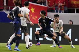 半场战报：弗赖堡2-0美因茨，格里福建功，库布勒破门